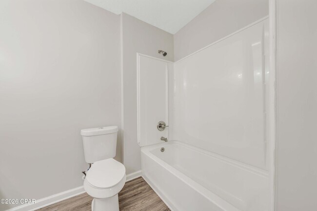 Building Photo - 404 Missouri Ave