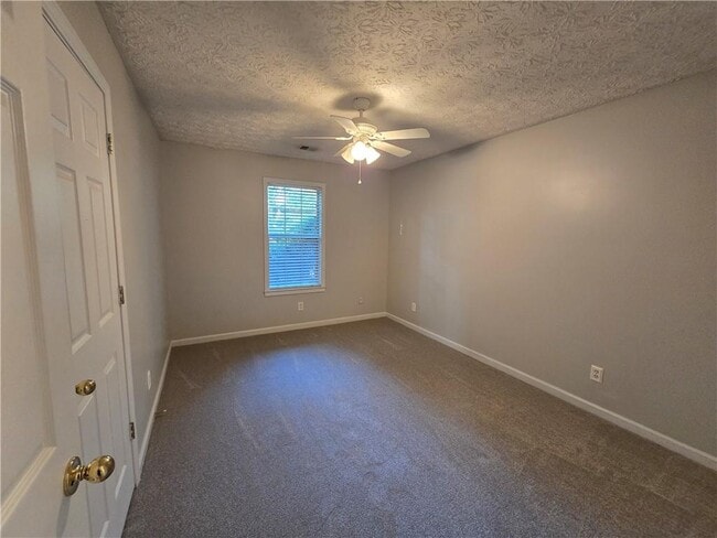 Building Photo - 3585 Plum Creek Trail NW