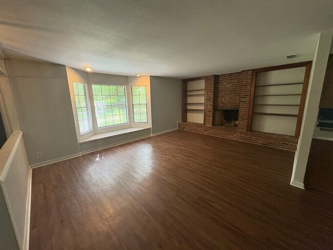 Building Photo - 12723 Longivew Dr W