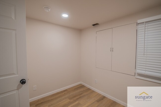 Building Photo - 1911 Eastern Ave