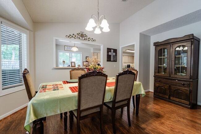Building Photo - 3 Bed, 2 bath, in Hot Springs Village