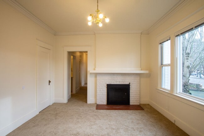 Building Photo - RENT SPECIAL! Gorgeous 2-Bedroom Corner Fl...