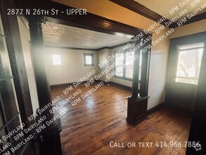 Building Photo - Huge 3BR upper unit in Park West neighborhood