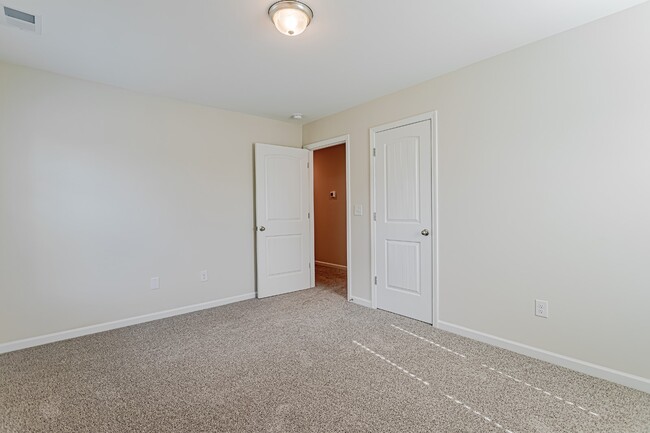 Building Photo - 117 Sweet Almond Ct