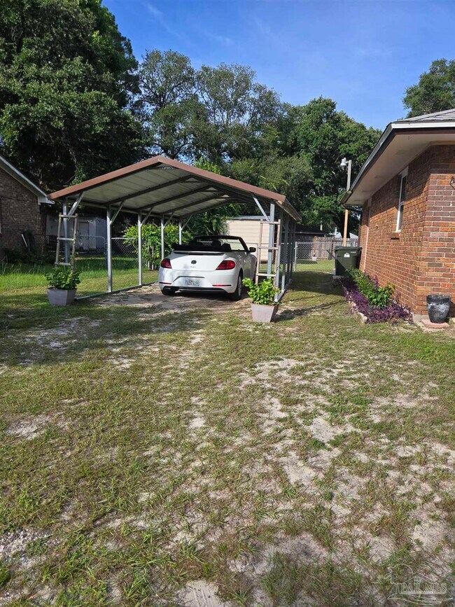 Building Photo - 8196 Sedgefield Dr