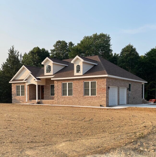 Building Photo - 846 Otter Lake Loop