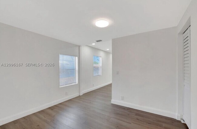 Building Photo - 953 29th St