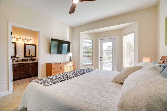 Building Photo - 15992 W Indigo Ln