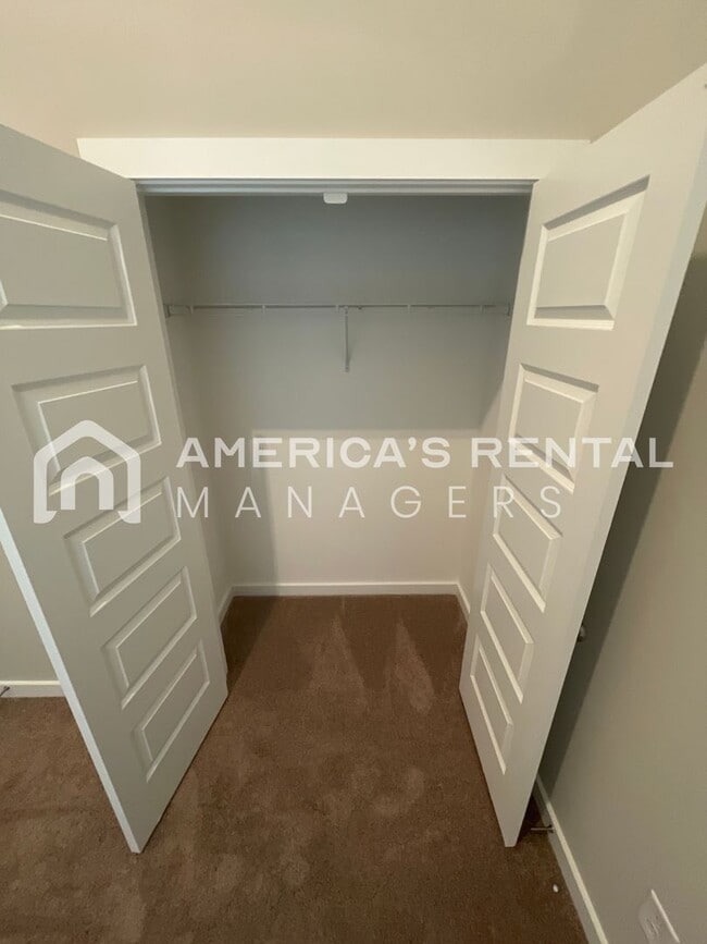 Building Photo - Home for Rent in Oak Grove, AL!!! Available to View Now!