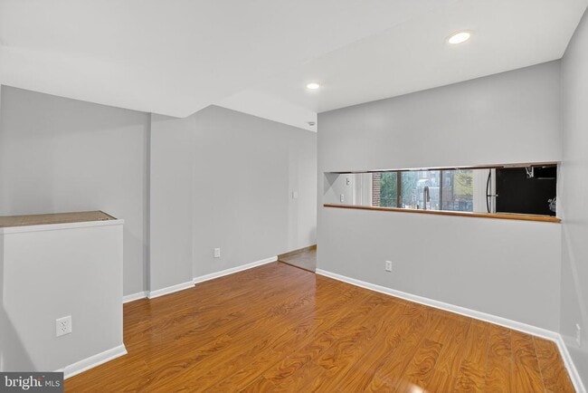 Building Photo - 105 Jackson St