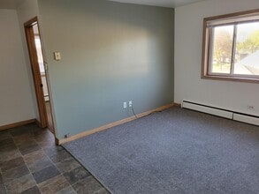 Building Photo - 6521