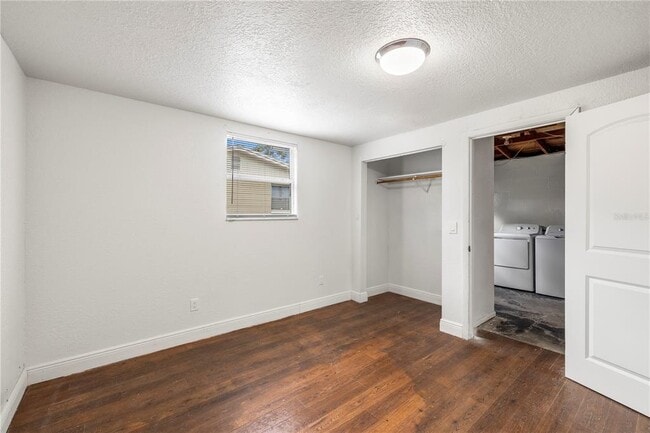 Building Photo - 10803 Hyssop St