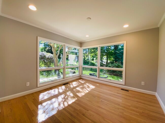 Building Photo - 6629 Kirby Ct