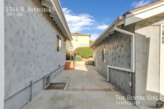 Building Photo - 1744 N Ave 45