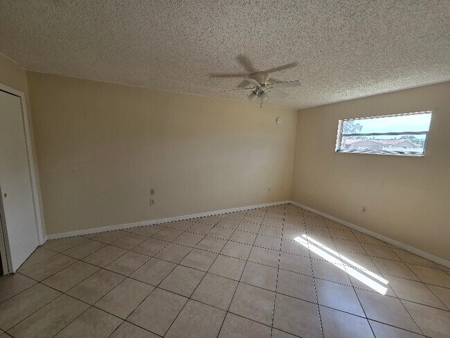 Building Photo - 8140 Medford Dr