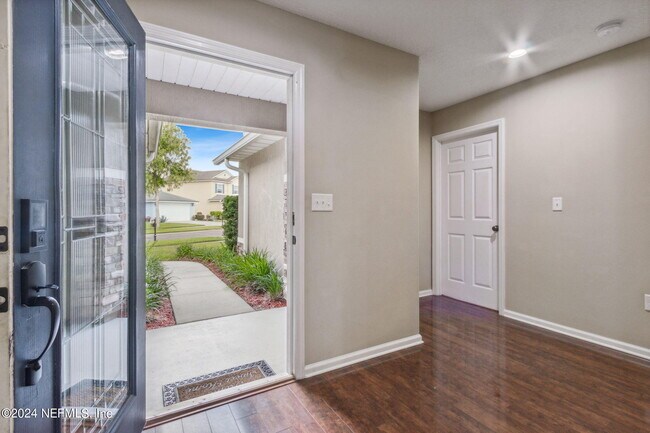 Building Photo - 4619 Pine Lake Dr