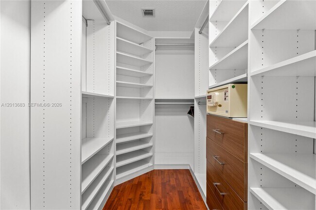 Building Photo - 3274 Gifford Ln