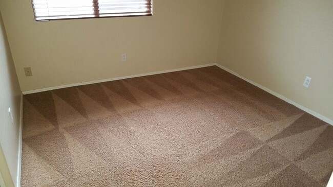 Building Photo - 14928 N 150th Ln