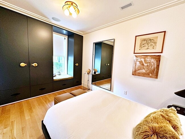 Building Photo - 206 Webster St