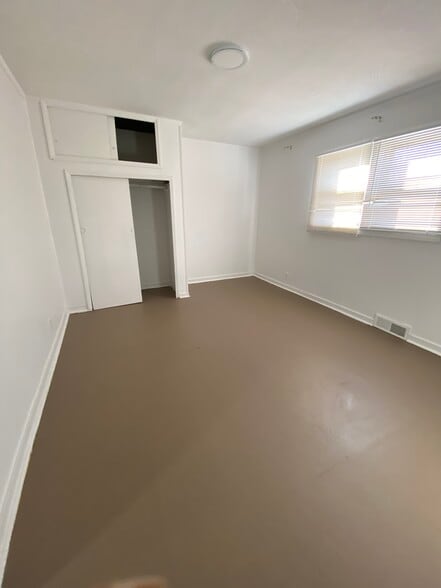 Building Photo - 2536 W Paseo Blvd
