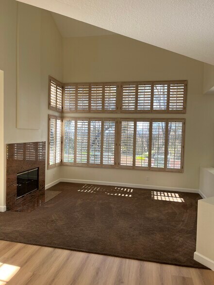 Building Photo - 28277 Via Luis