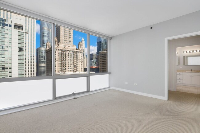 Building Photo - 8 E Randolph St