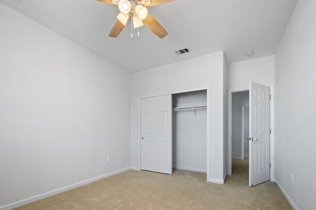 Building Photo - 991 Zephyr Ct