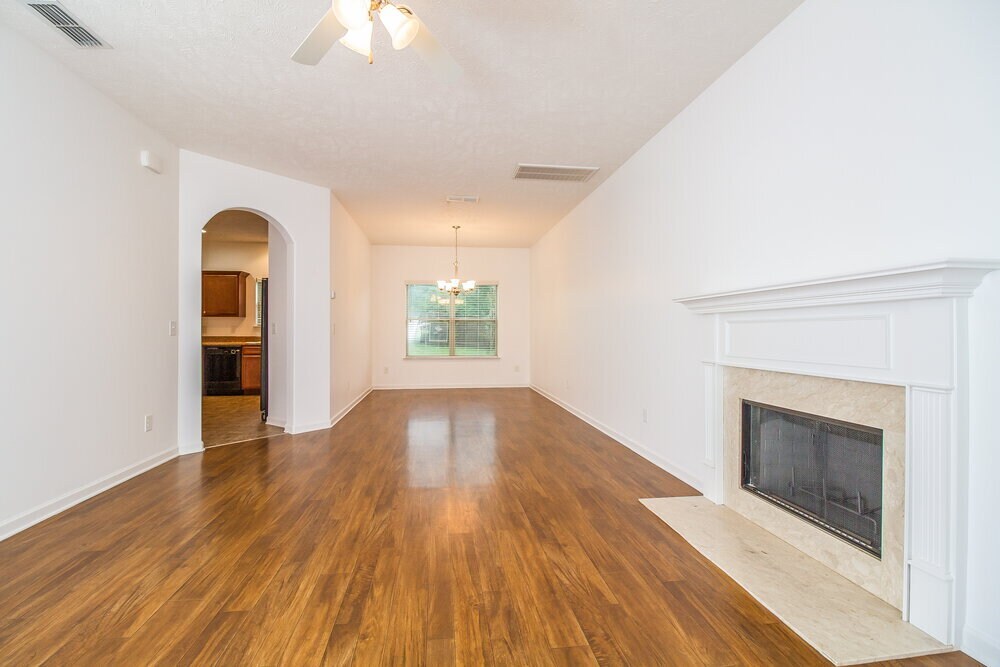 Building Photo - 1096 Shire Dr