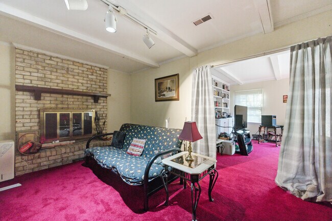 Building Photo - 205 Orkney Pl