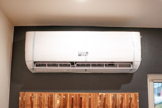 Building Photo - 3br/2bath Custom Remodeled Home Near Okemo