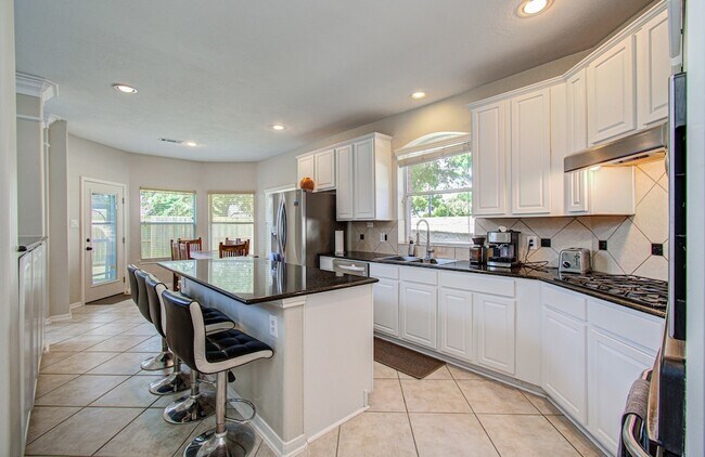 Building Photo - 26427 Sagewood Forest Dr