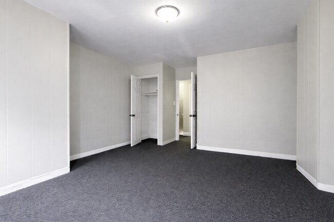 Building Photo - 514 N Curley St