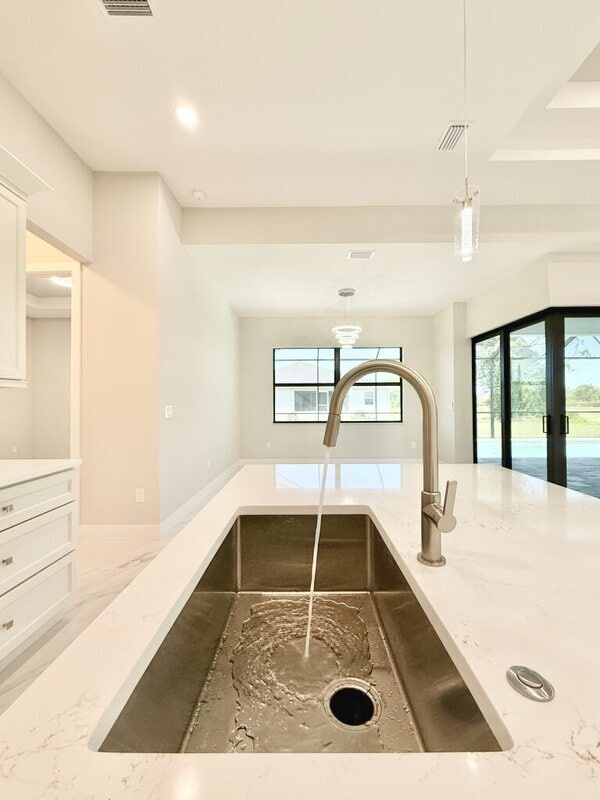 Building Photo - 20 Coxswain Dr