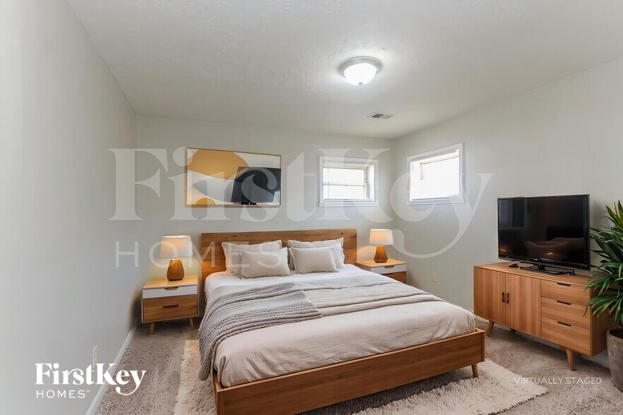 Building Photo - 1127 S Lockburn St