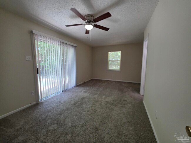 Building Photo - 4925 La Ceiba Dr