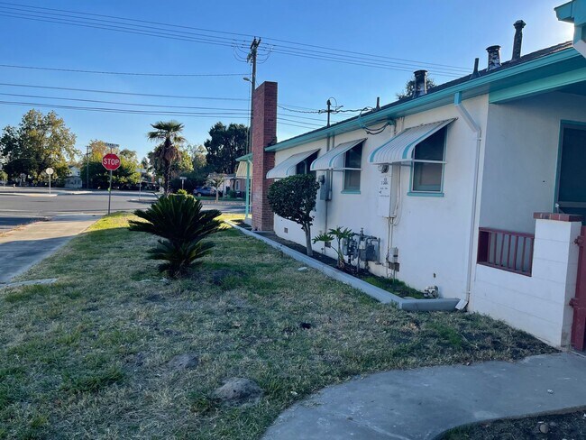 Building Photo - Great 4 bedroom 2 bath home