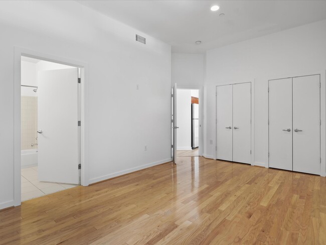 Building Photo - 1414 Belmont St NW