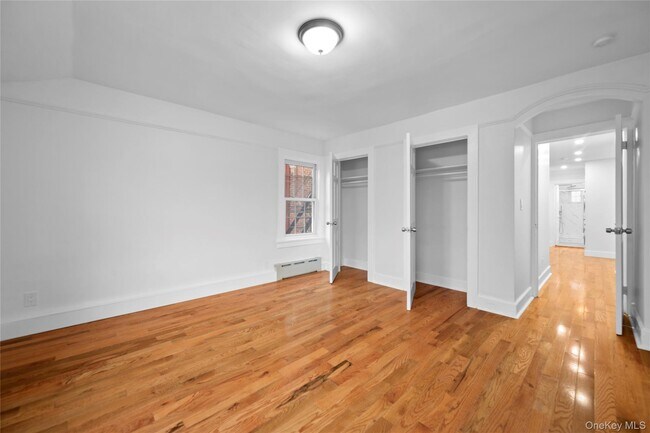 Building Photo - 20 Overhill Pl