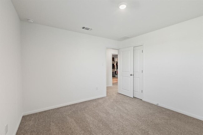 Building Photo - 615 Backstays Lp