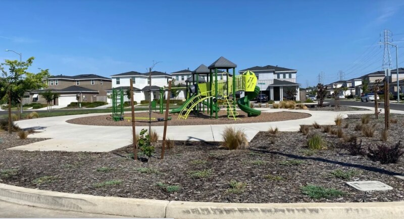 Building Photo - 2494 Valdes Dr