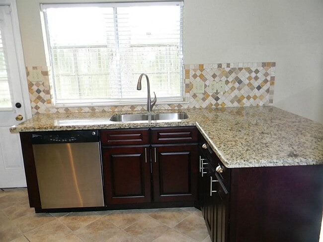Building Photo - 2754 Quarry Hill Rd