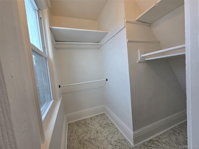 Building Photo - 10 Ohio Ave