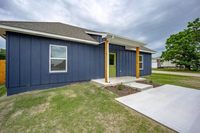 Building Photo - 201 S 11th St