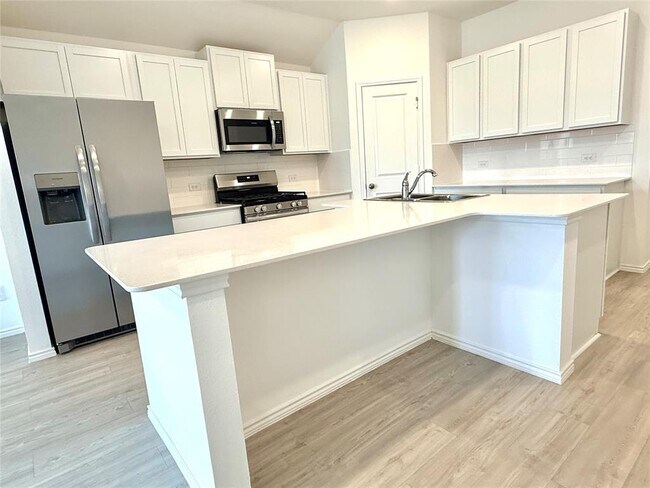 Building Photo - 289 Sormonne Lp