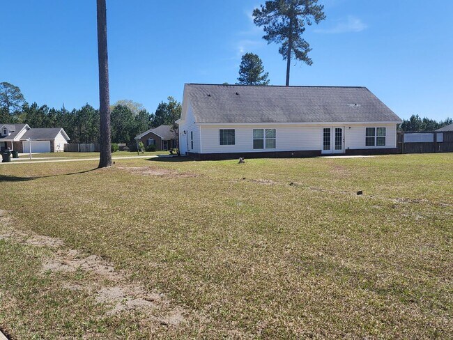 Building Photo - 114 Miller St NE