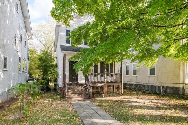 Building Photo - 2909 2nd Ave