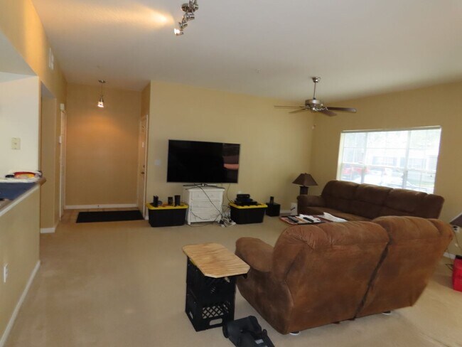 Building Photo - Orlando Park Central Gated Resort Style Co...