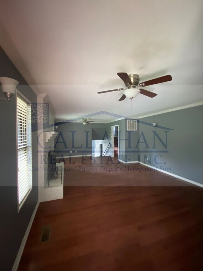 Building Photo - Jacksonville Foxwood Home