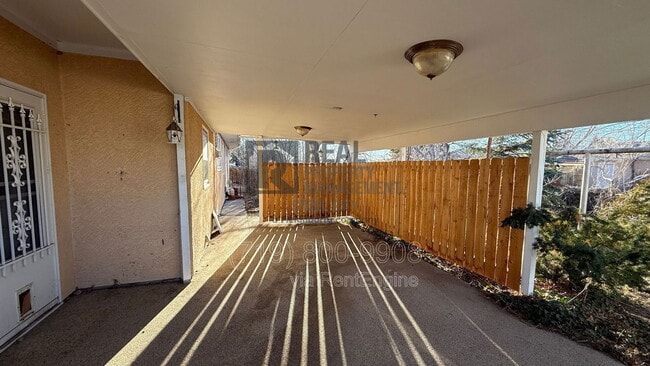 Building Photo - 1813 Iroquois Rd