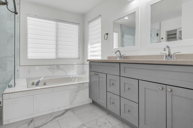 Building Photo - 5764 Kylie Ave